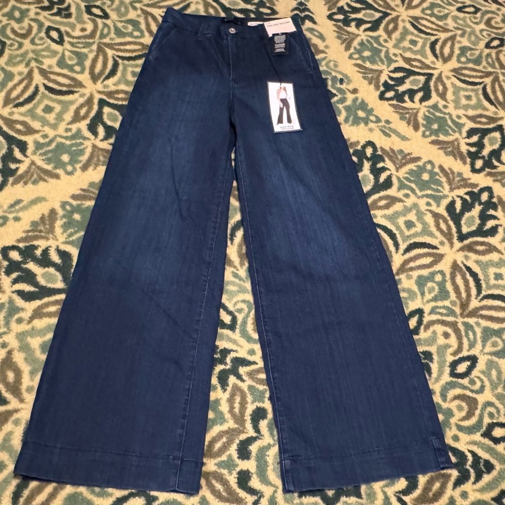 NWT BCBGeneration High Rise Wide Leg Flare Dark Trouser Jeans Pants 5/27 27x31